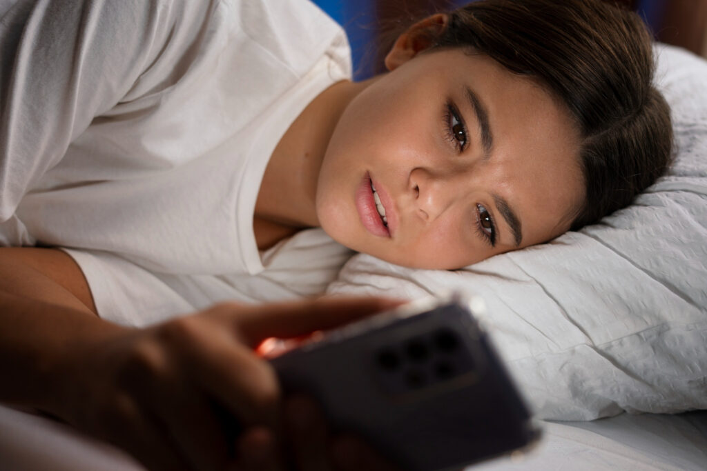 celular antes de dormir